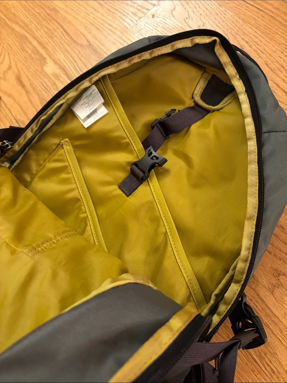Patagonia Refugio 28L- gently used